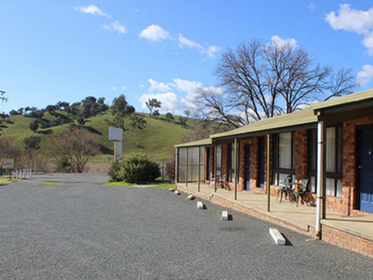 Woomargama Motel Buitenkant foto
